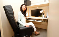 リクライニングチェア席